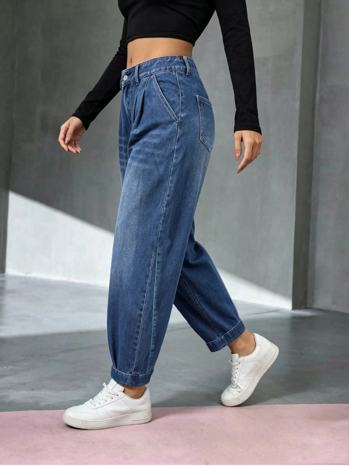 Relaxed Faded Jeans