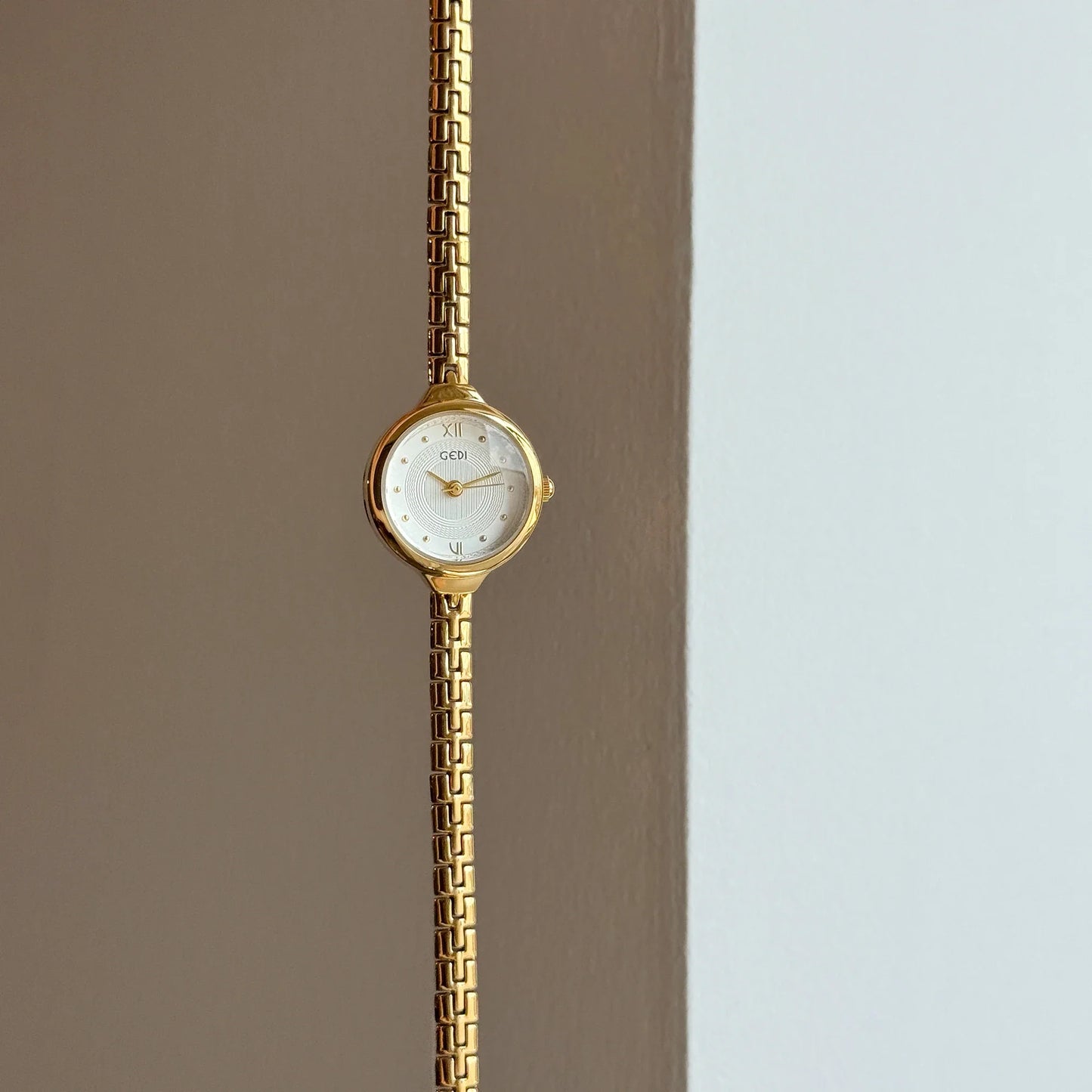 Retro Round Watch