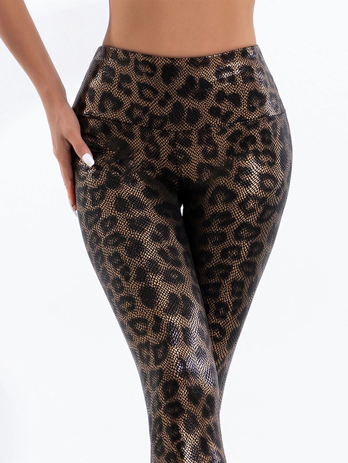 Skin-Tight Leopard Print Leggings