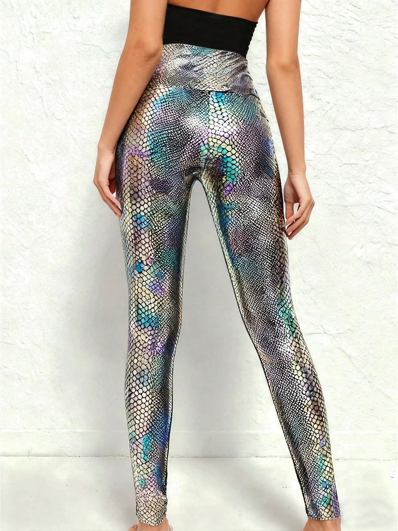 Snake Pattern Gold-Embossed Leggings