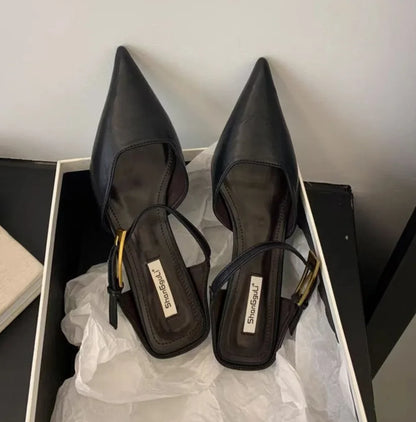 Retro Pointed Pumps