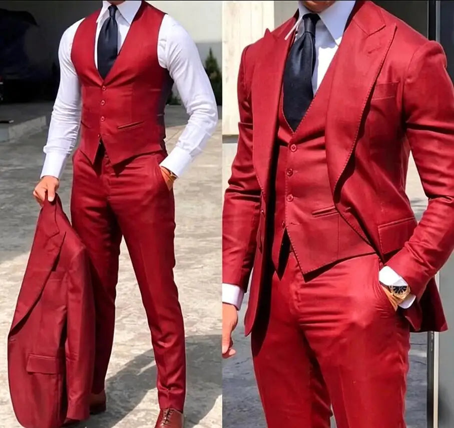 Classy Three-Piece Bridegroom Tuxedo