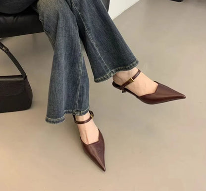 Retro Pointed Pumps