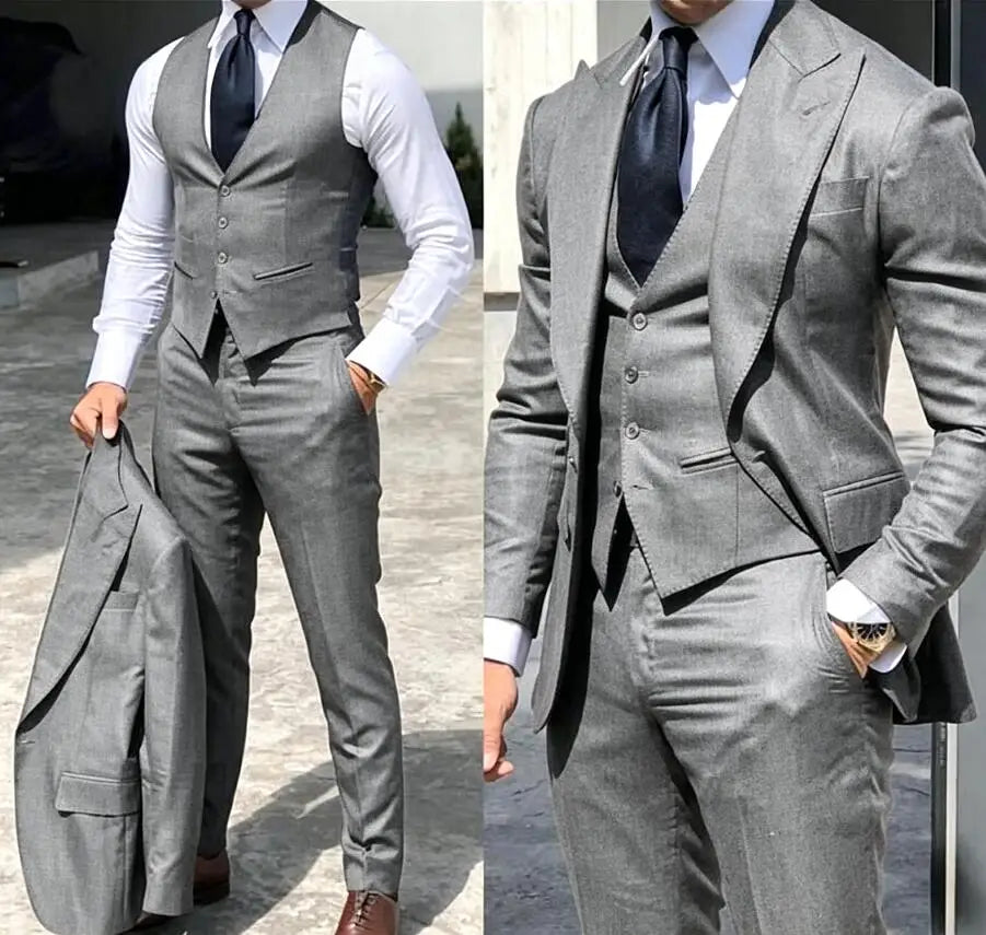 Classy Three-Piece Bridegroom Tuxedo