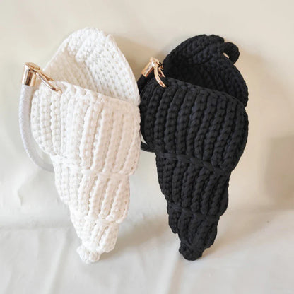 Hand-Woven Conch Pearl Chain Bag