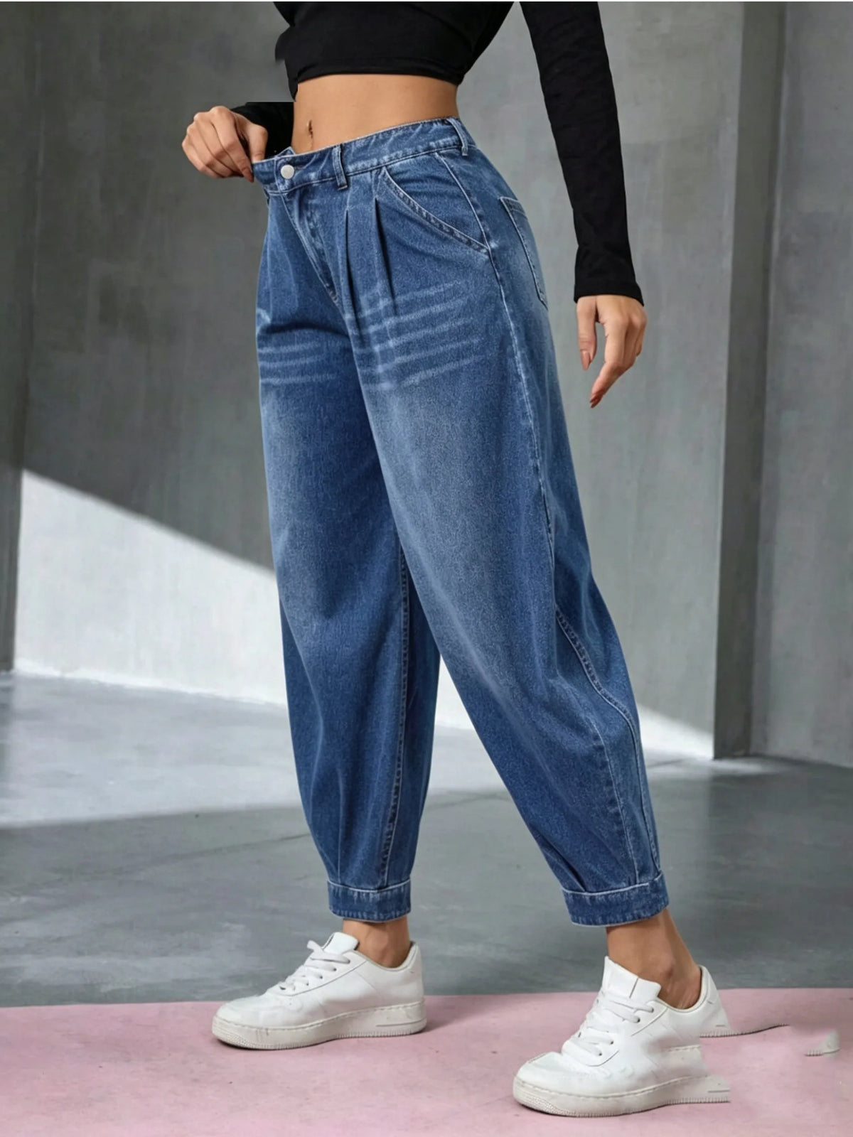 Relaxed Faded Jeans
