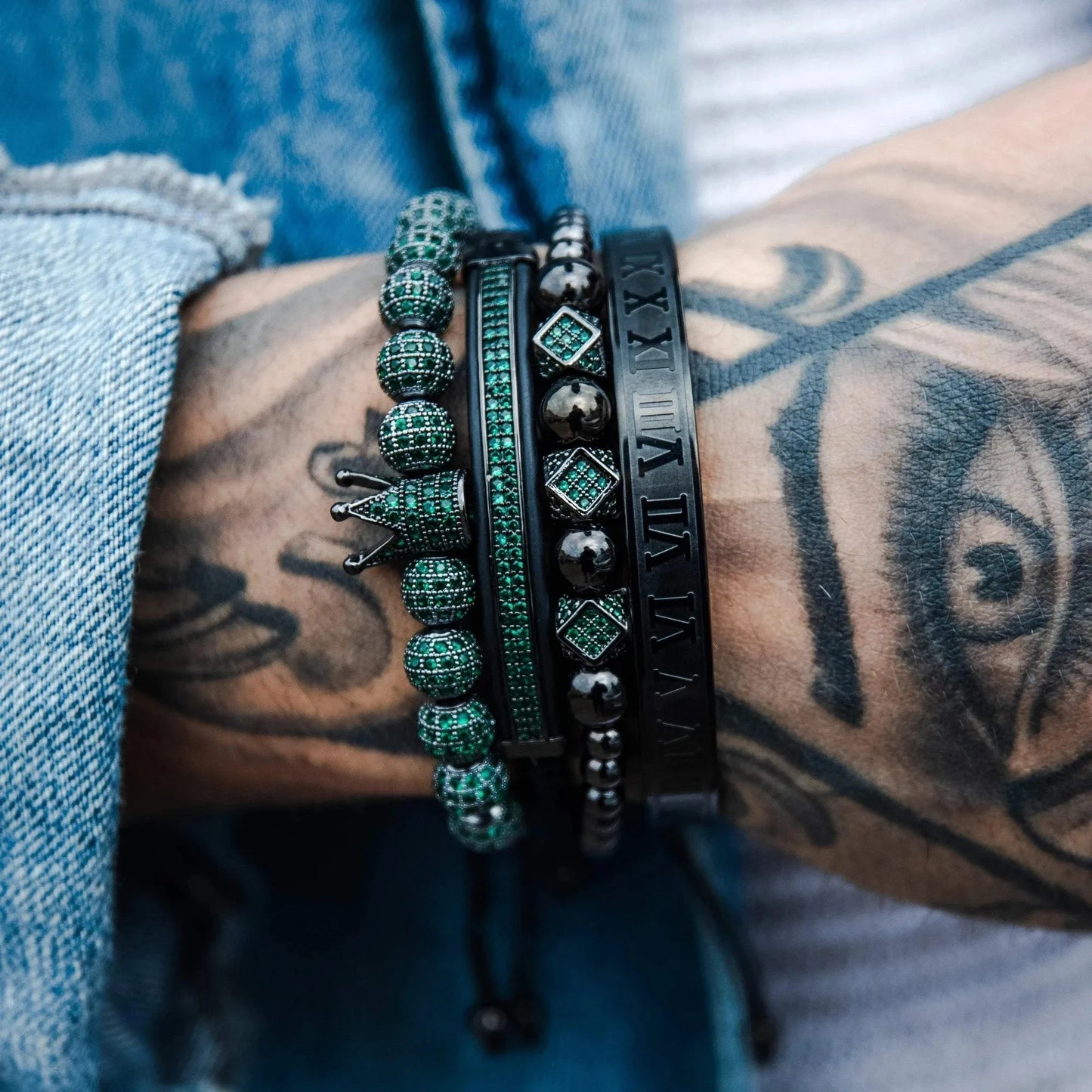 Trendy Gold-Plated Crown Charm Bracelet