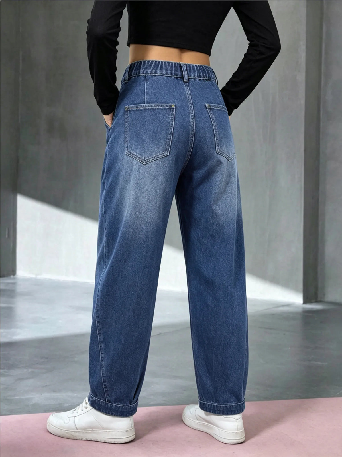 Relaxed Faded Jeans