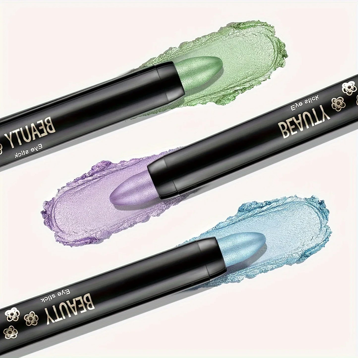 Pearlescent glitter eyeliner